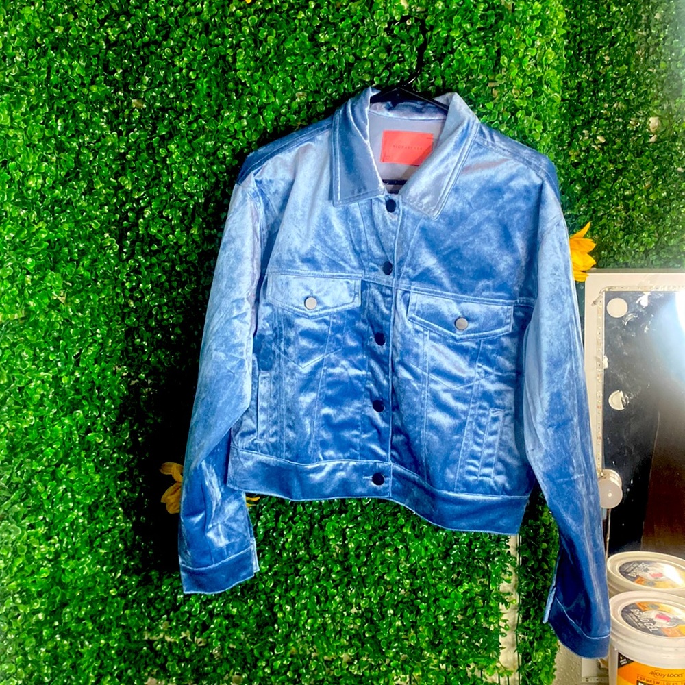 Signatures velvet Light blue button up jacket